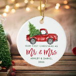 Green Brush Script First Kerstred Truck Keramisch Ornament<br><div class="desc">Modern Green Brush Script Ons eerste kerstfeest als Mr en Mrs. - Waterverf  Red Truck Ornament</div>