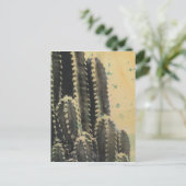 Green Cactus on Yellow Background Briefkaart (Staand voorkant)
