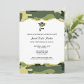 Green Camo Afstuderen Ceremony of Party Invites Kaart (Staand voorkant)