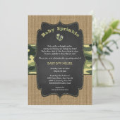 Green Camo Baby Sprinkle Invite, camouflage burlap Kaart (Staand voorkant)