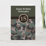 Green Camouflage 18th Birthday Kaart<br><div class="desc">Een gepersonaliseerde groene camouflage 18e verjaardagskaart voor hem, die u gemakkelijk het front met de naam van de ontvanger zult kunnen personaliseren. De binnenkant leest een verjaardagsbericht dat ook kan worden gepersonaliseerd indien gewenst. De rug kenmerkt het stevige groene en camoontwerp. Zie alle foto's. Deze groene camo gepersonaliseerde 18e verjaardagskaart...</div>