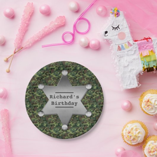 Green Camouflage Pattern Sheriff Badge Birthday Papieren Bordje (Feest)