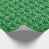 Green Celtic Knot Shamrocks Cadeaupapier (Hoek)