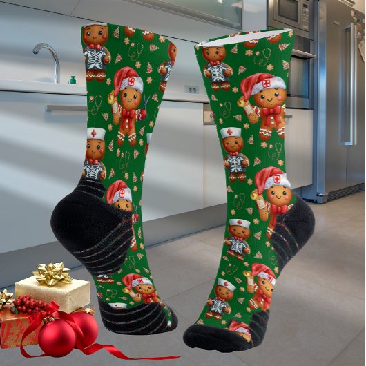 Green Christmas Nurse Whimsical Gingerbread Man Sokken