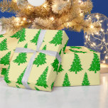 Green Christmas Tree Holiday Wrapping Paper Cadeaupapier<br><div class="desc">Wikkel uw kerstcadeaus in feestelijke stijl met dit groene kerstboominpakpapier. Perfect voor kerstcadeaus,  feesten en seizoensfeesten,  dit vrolijke ontwerp voegt een klassieke touch toe aan uw vakantie cadeau geven.</div>