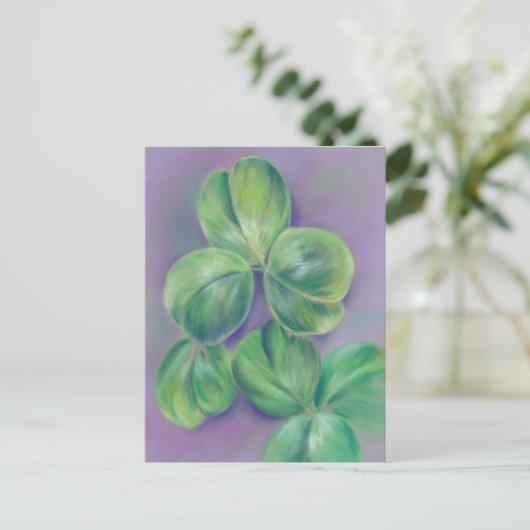 Green Clover Shamrocks op Paarse pasteelkunst Briefkaart (Staand voorkant)