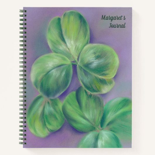 Green Clover Shamrocks op Paarse pasteelkunst Notitieboek (Voorkant)