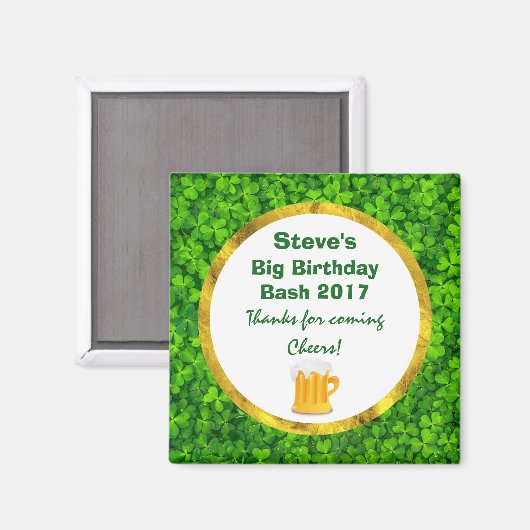 Green Clovers and Beer Mok Personalized Birthday Magneet (Voorkant / Achterkant)