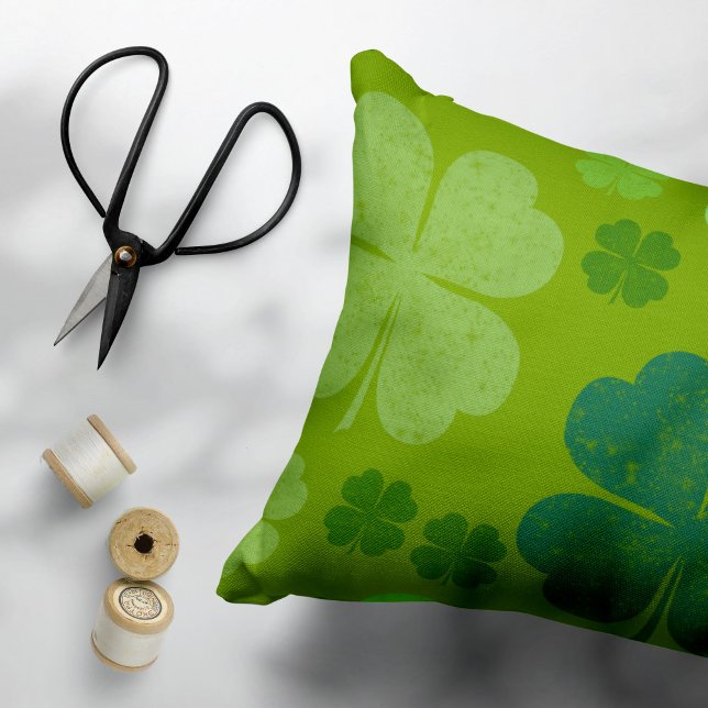 Green Clovers, Lucky Clovers, Saint Patrick's Day Accent Kussen (Creator heeft geüpload)