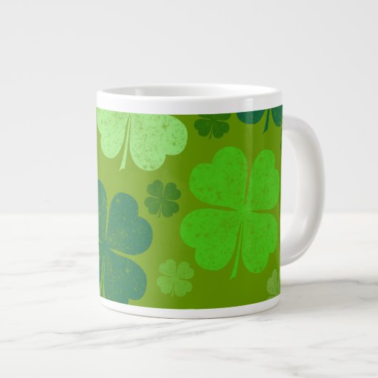 Green Clovers, Lucky Clovers, Saint Patrick's Day Grote Koffiekop (Voorkant rechts)