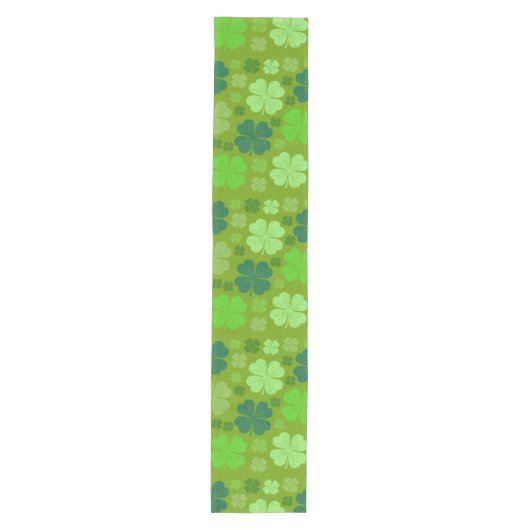 Green Clovers, Lucky Clovers, Saint Patrick's Day Medium Tafelloper (Voorkant)