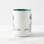 Green Combo Funny Error 2026 Two-Tone Mug Mok (Midden)