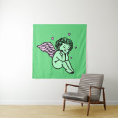 Green Cupid Tapestry – Romantische wandkunst Wandkleed (In situ)