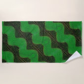 Green curve and clear points on dark background strandlaken (Voorkant)