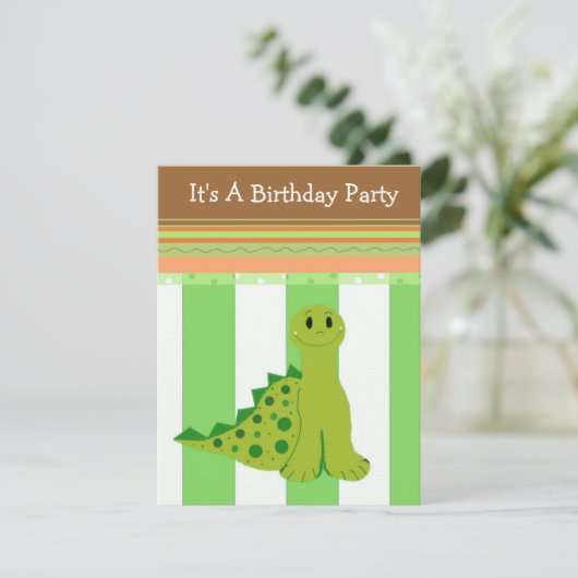 Green Dinosaur Birthday Uitnodiging (Staand voorkant)