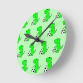 Green Dinosaur Loves Soccer Cartoon Pattern Ronde Klok (Hoek)