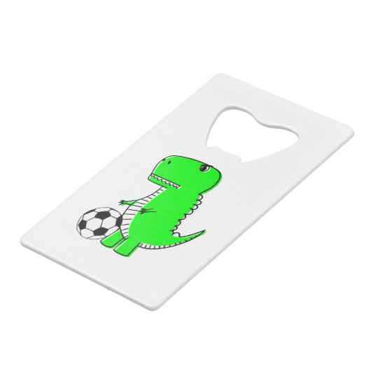 Green Dinosaur Loves Soccer Creditkaart Flessenopener (Voorkant Gekanteld)