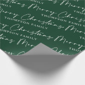  Green Elegant Script Merry Kerstfamilie Naam  Cadeaupapier (Hoek)