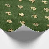 Green Emerald Gold Metallic Shamrock Leaf Clover Cadeaupapier (Hoek)