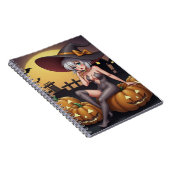 Green Eye Halloween Witch voor Jack-O-Lantern Notitieboek (Rechterzijde)