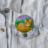 Green Eyed Cat in een bloementuin Ronde Button 7,6 Cm (In situ)