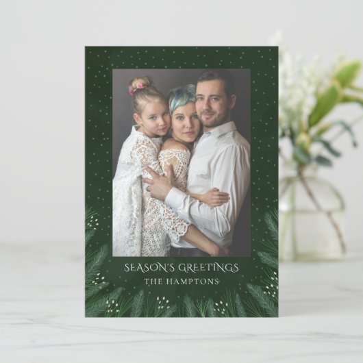 Green Forest Pine Branches Photo Holiday Card Feestdagenkaart (Staand voorkant)