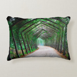 Green Garden Pathway Lumbar Pillow Design Accent Kussen