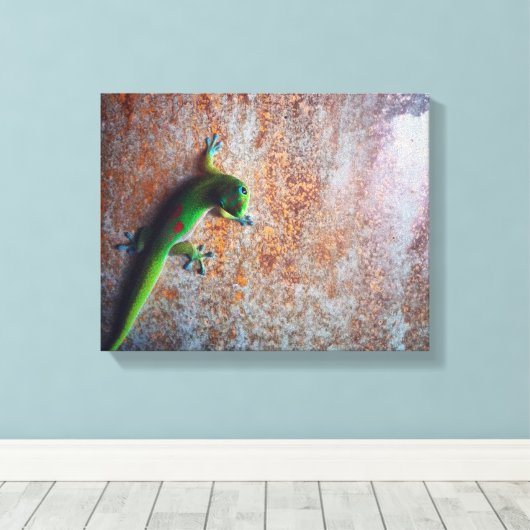 Green Gecko Canvas Print (Insitu (Houten vloer))