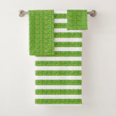 Green Geometric Bad Handdoek (Insitu)