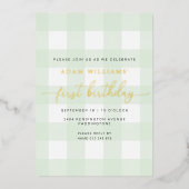 Green Gingham First Birthday Gold Foil Invitation Folie Uitnodiging (Voorkant)
