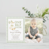 Green Gingham One Silly Goose Birthday Photo Kaart (Staand voorkant)