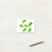 Green Ginkgo Biloba Post-it® Notes (Op bureau)
