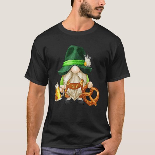 Green Gnome Holding Irish Beer And Shamrock St Pat T-shirt (Voorkant)