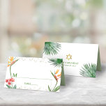Green Gold Bat Mitzvah Tropical Floral Waterverf Plaatskaartje<br><div class="desc">Geen Bat Mitswa-feest is compleet zonder gepersonaliseerde plaatskaarten. Laat je favoriete Bat Mitswa trots zijn, verheug je en vier haar mijlpaal op haar perfect gecoördineerde feest. Stijlvolle, prachtige, kleurrijke, tropische waterverf paradijsbloemenvogel, nepgouden davidster en glitter stippen, samen met het lentegroene moderne sans serif-type, bedekken een witte achtergrond. Extra waterverf palmbladeren,...</div>