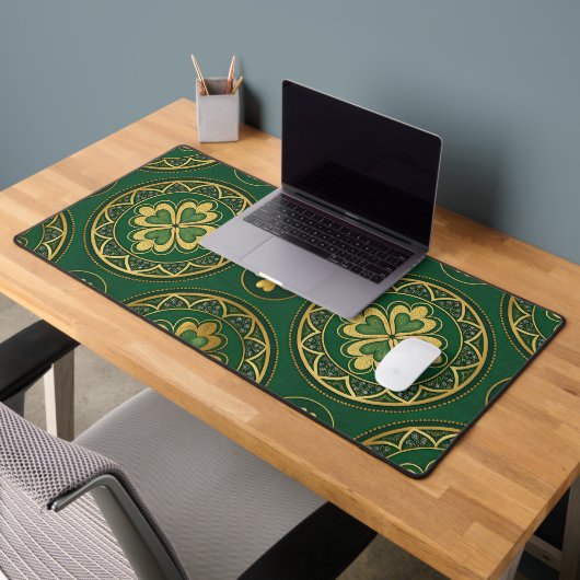 GREEN & GOLD IRISH CIRCULAR PATTERN BUREAUMAT (Kantoor 2)