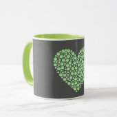 Green Gradient Heart Circles – Dark Grey Minimal Mok (Voorkant links)