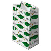 Green Graduation Caps with Diplomas Klein Cadeauzakje (Voorkant Gekanteld)