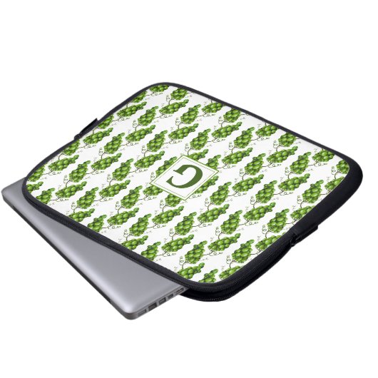 Green Grapes Electronics Bag Laptop Sleeve (Voorkant onderkant)