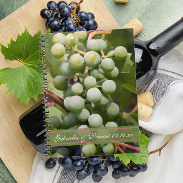 Green Grapes Vineyard Wedding Notitieboek