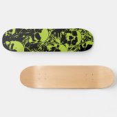 Green Grunge Skulls Skateboard (Horizontaal)