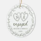 Green Hand Drawn Engaged Christmas Keramisch Ornament (Links)