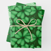 GREEN IRISH SHAMROCKS PIPES TOP HATS INPAKPAPIER VEL (In situ)