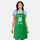 Green Kiss me St Patrick's Day Keukenaprons Schort (Gedragen)