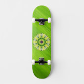 Green Leaf en Mandala Skateboard Deck (Voorkant)