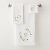 Green Leaves Crest Gold Monogram Bad Handdoek (Insitu)
