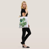 Green Leaves Spring Design - minimalistisch Tote Bag (Op model)