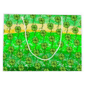 Green Leprechaun Gnome met Shamrock Groot Cadeauzakje (Achterkant)