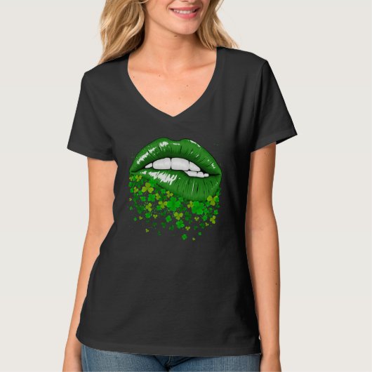 Green Lips Shamrock Leaves Saint Patrick's Day Gir T-shirt (Voorkant)
