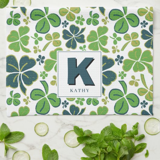 Green Lucky Shamrock Clover Pattern Monogrammed Theedoek (Gevouwen)