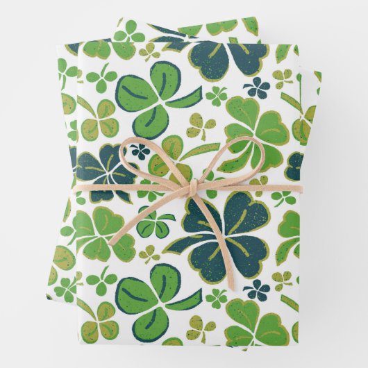 Green Lucky Shamrocks Clover St. Patrick's Day Inpakpapier Vel (In situ)